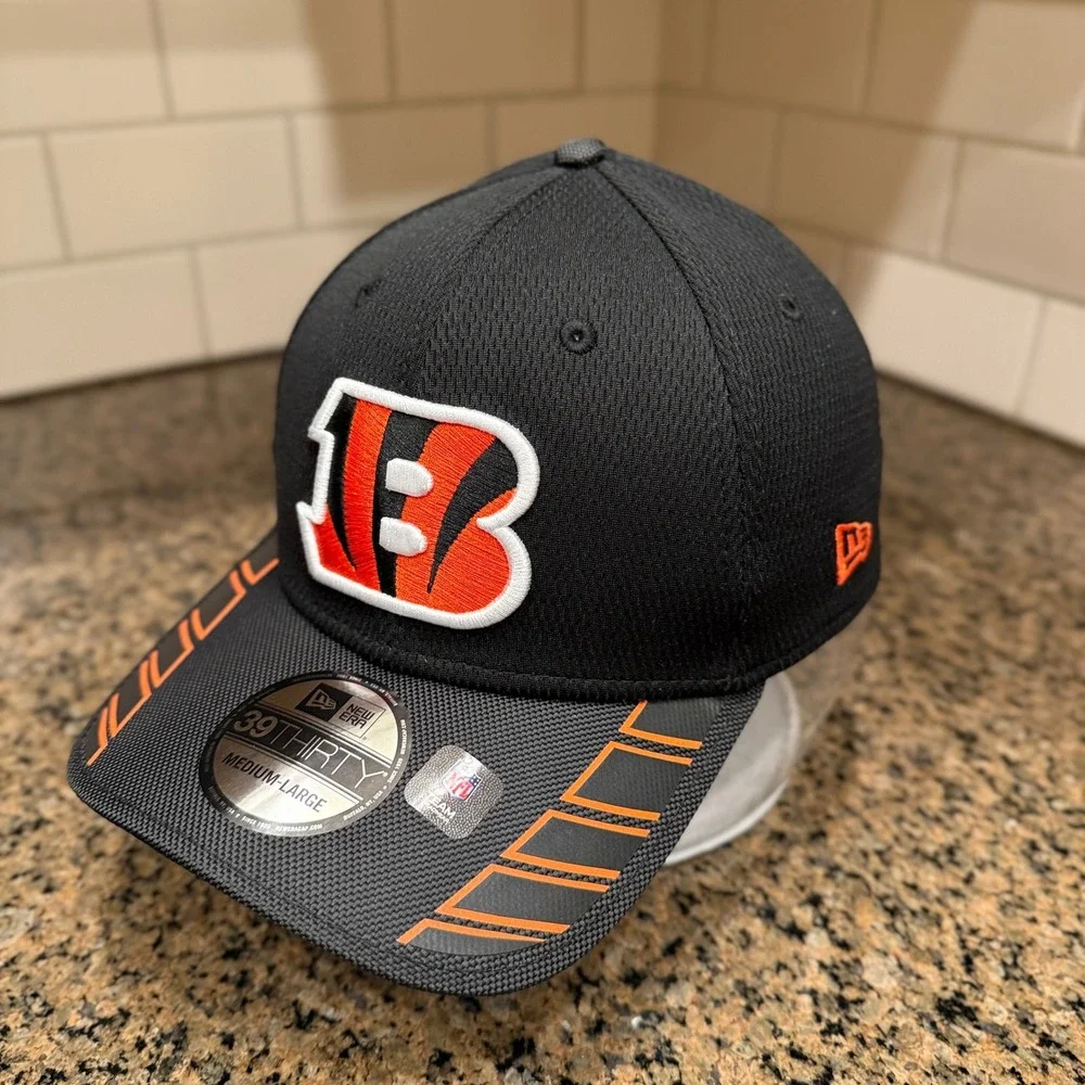Cincinnati Bengals New Era 39THIRTY Stretch Fit Hat Cap M/L Black Orange NFL New